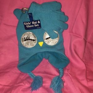 Blue owl toboggan and gloves set